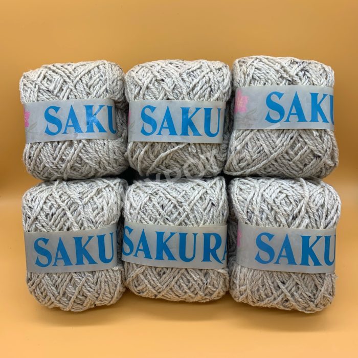SAKURA Lambs Wool Yarn (Cookie Cream)